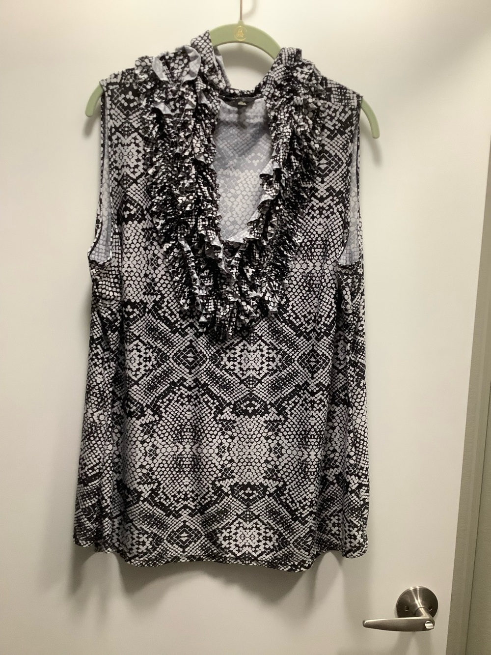 Women’s Milano Black and White Tank Top with Ruffled V-Neck